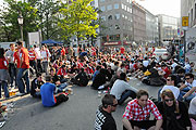 Anschließend gab es Freibier von Paulaner am Viktualienmarkt (©Foto: Ingrid Grossmann)